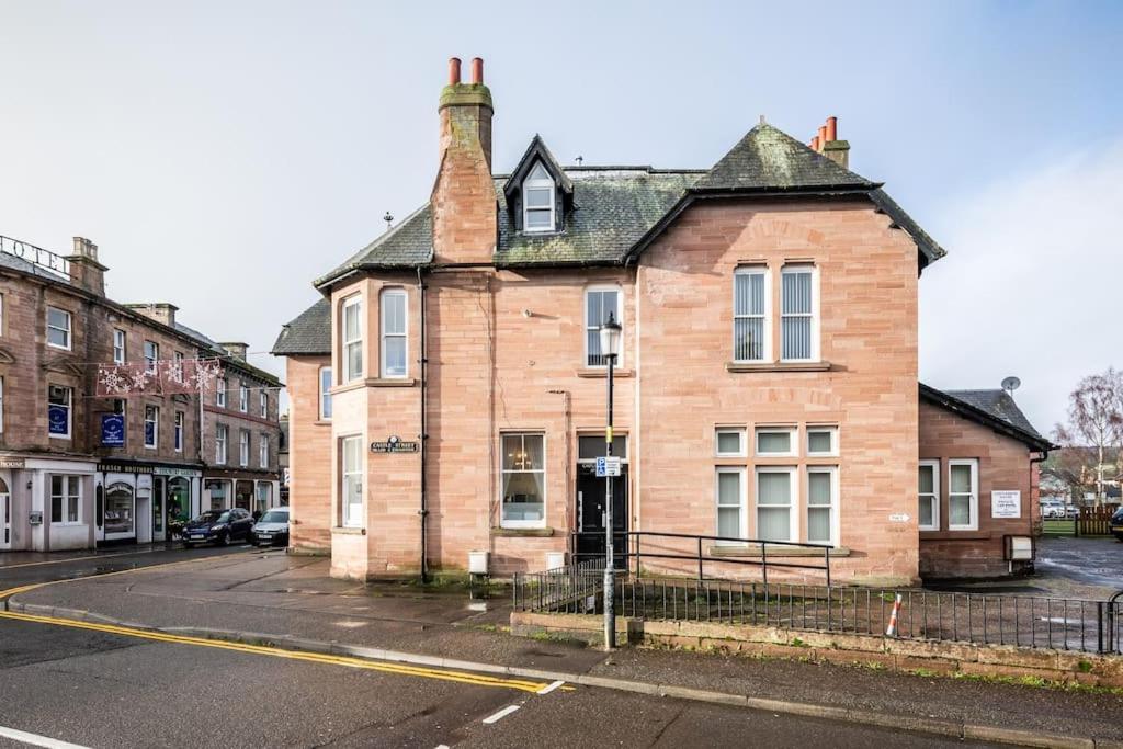 Castlebank House Flats, Dingwall Buitenkant foto